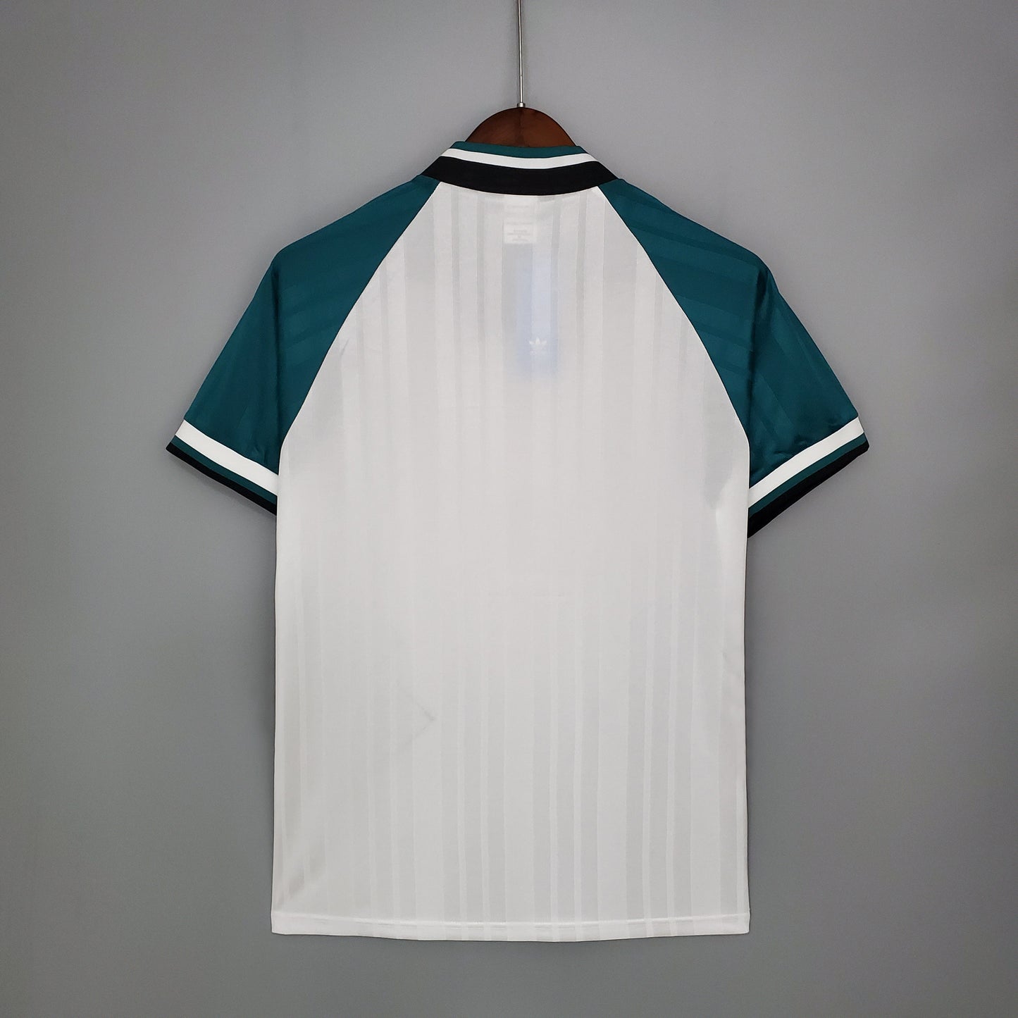 Liverpool 1993 - 95 Away Jersey