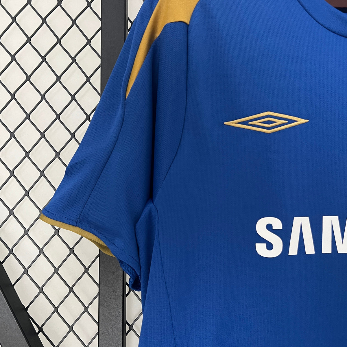 Chelsea FC 2005-06 Home Centenary Retro Jersey – Umbro Royal Blue Gold Shoulder Samsung Mobile 100 Years Lampard Drogba Robben Terry Essien Makelele Premier League Winner Fan Version Football Shirt