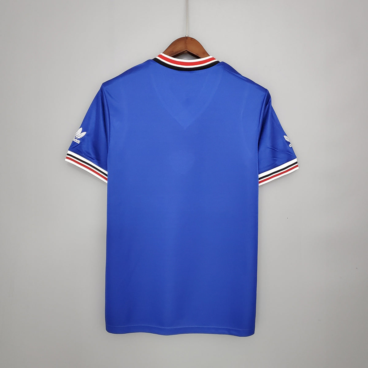 Manchester United 1985-86 Away Retro Jersey – Adidas Royal Blue Sharp V-Neck Trefoil Classic 80s Fan Version Football Shirt