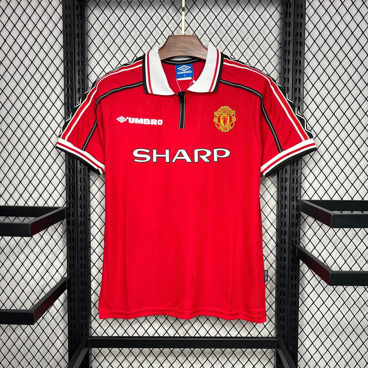 Manchester United 1998-99 Home Retro Jersey – Umbro Red Sharp Treble Season Beckham Giggs Scholes Yorke Football Shirt
